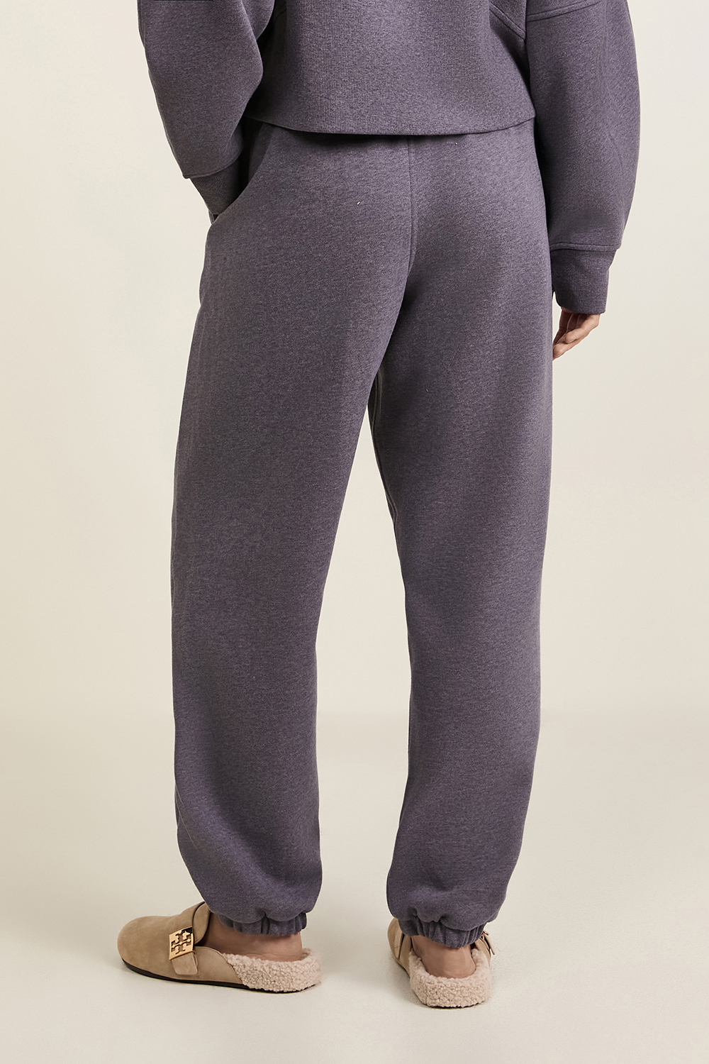 תמונת דוגמן אחורית של Scuba Mid-Rise Oversized Jogger *Regular LULULEMON