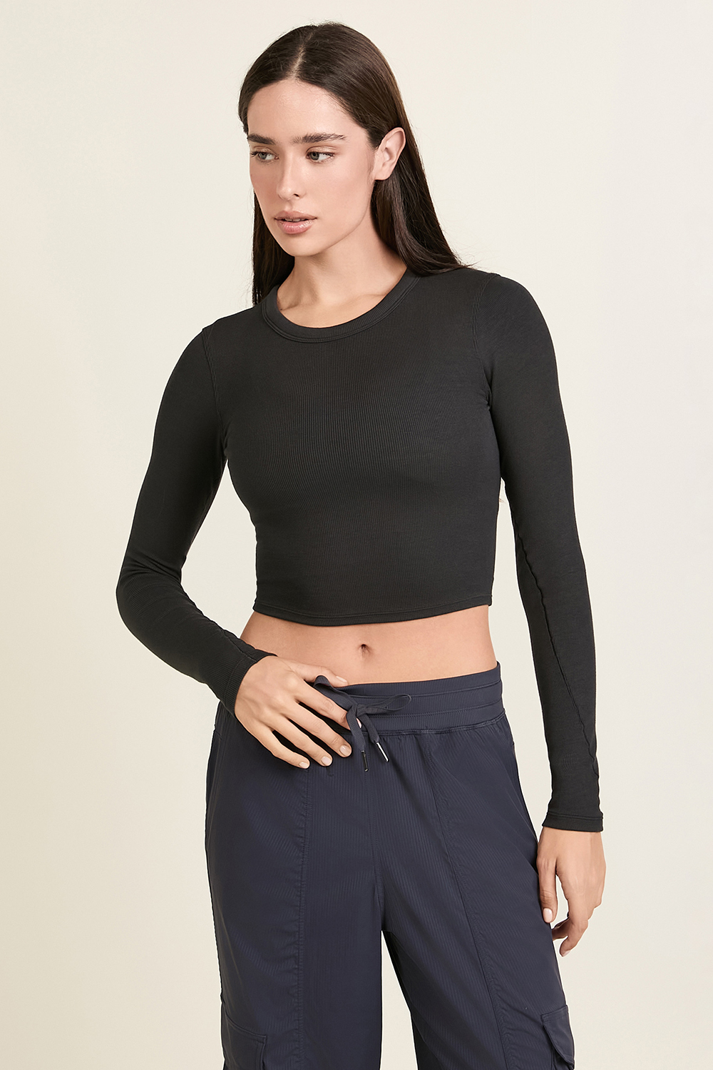 תמונת דוגמן קידמית של Hold Tight Straight-Hem Cropped Long-Sleeve Shirt LULULEMON