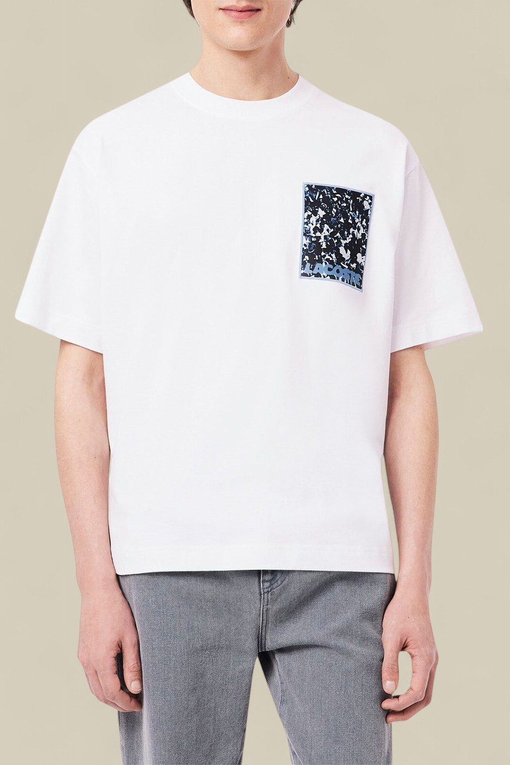 תמונת דוגמן קידמית של חולצת טי LACOSTE