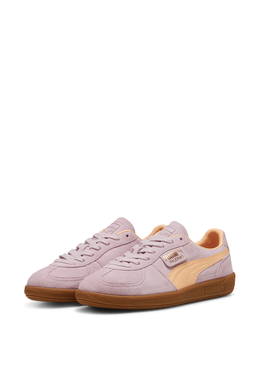תמונת תקריב של נעלי סניקרס פלרמו PUMA