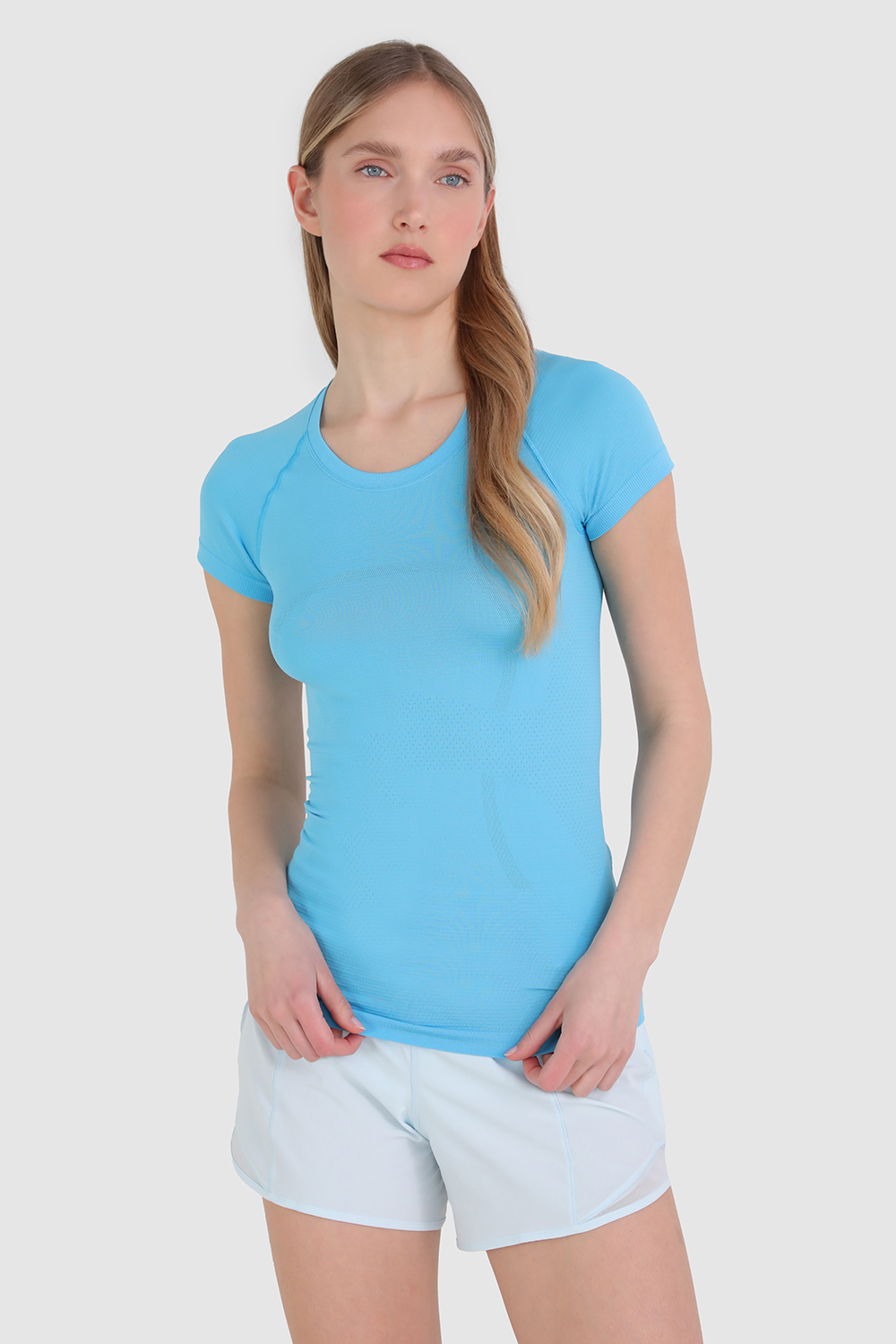 תמונת דוגמן קידמית של Swiftly Tech Short Sleeve Shirt 2.0 LULULEMON