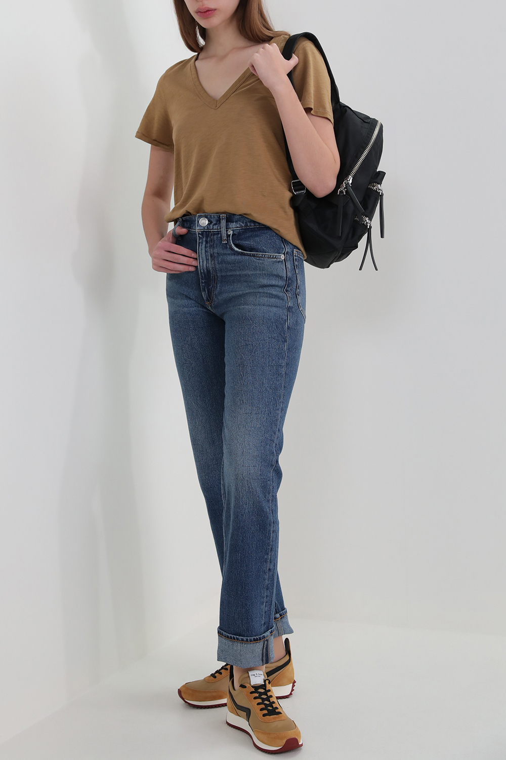 תמונת דוגמן קידמית של נעלי סניקרס רטרו ראנר RAG & BONE