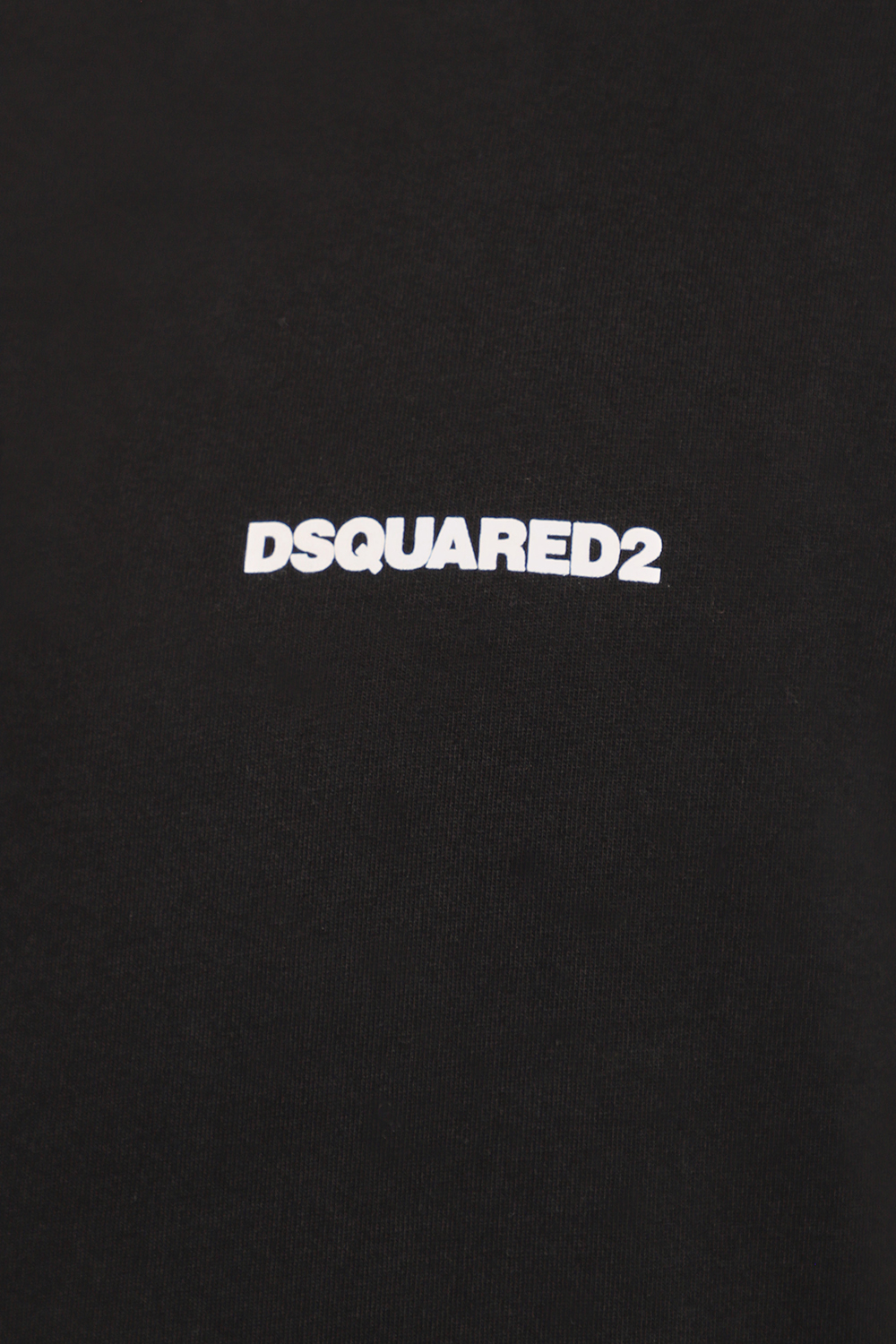 תמונת תקריב דוגמן של חולצת טי סלים פיט DSQUARED2
