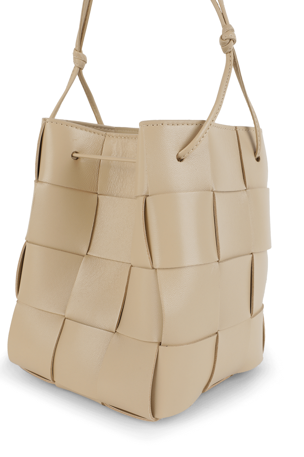 תמונת תקריב של תיק צד מעור BOTTEGA VENETA