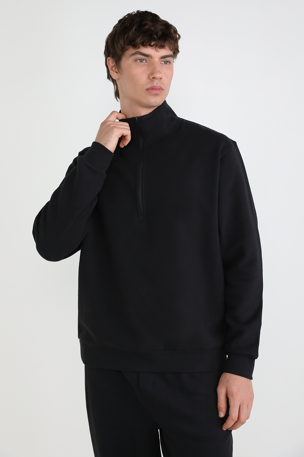 תמונת דוגמן קידמית של Steady State Half Zip