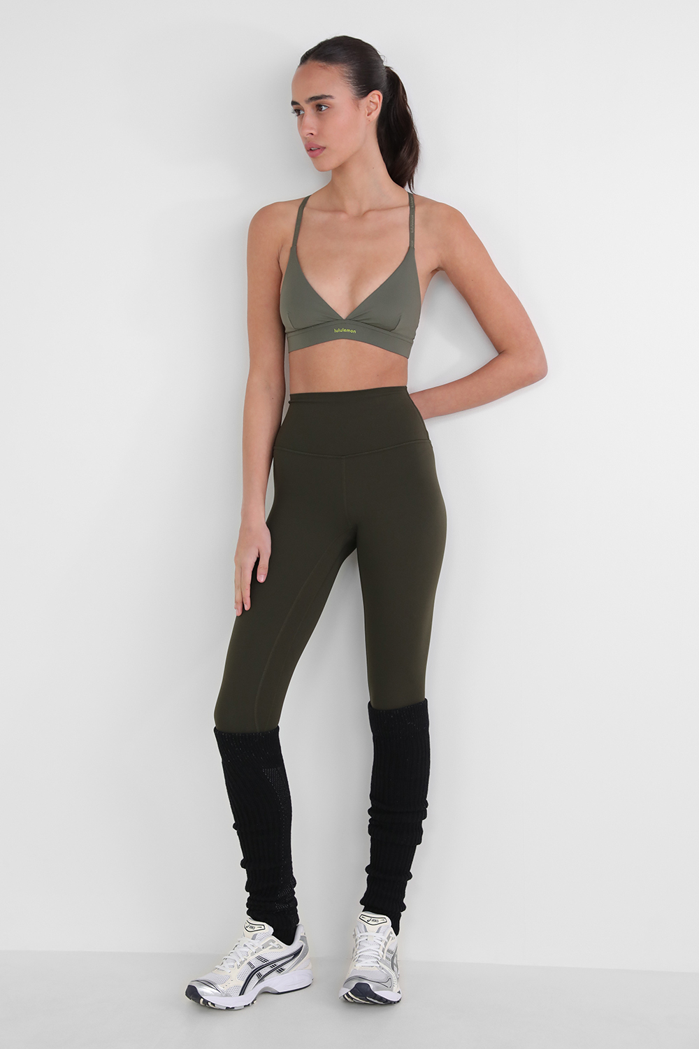 תמונת דוגמן קידמית של Find Your Balance Studio Knee-High Socks