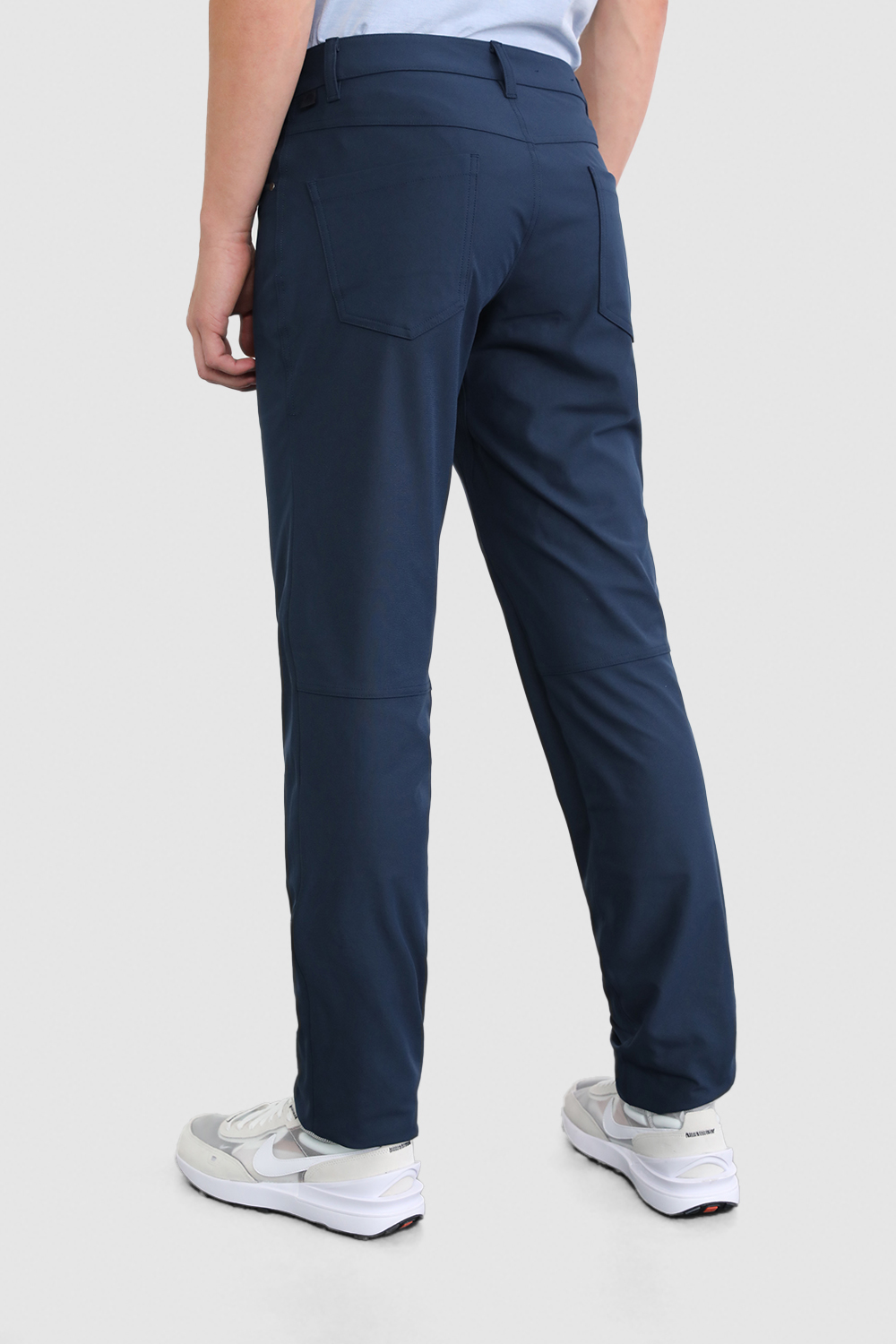 תמונת דוגמן אחורית של ABC Classic-Fit Pant 34"