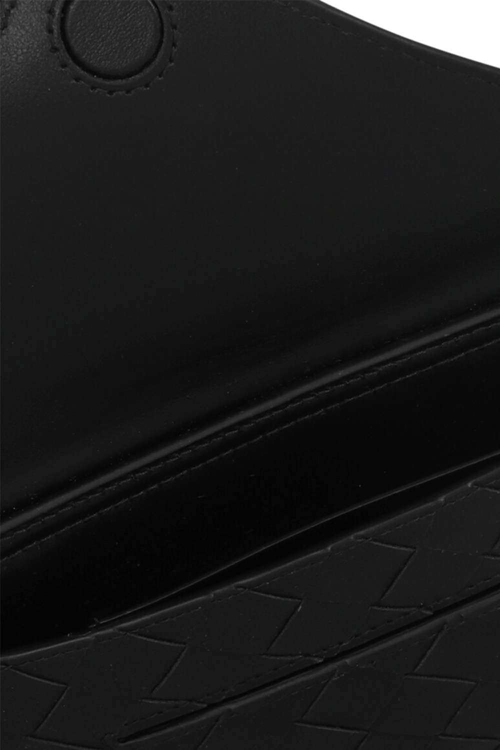 תמונת פנים של תיק מעטפה סולטיס BOTTEGA VENETA