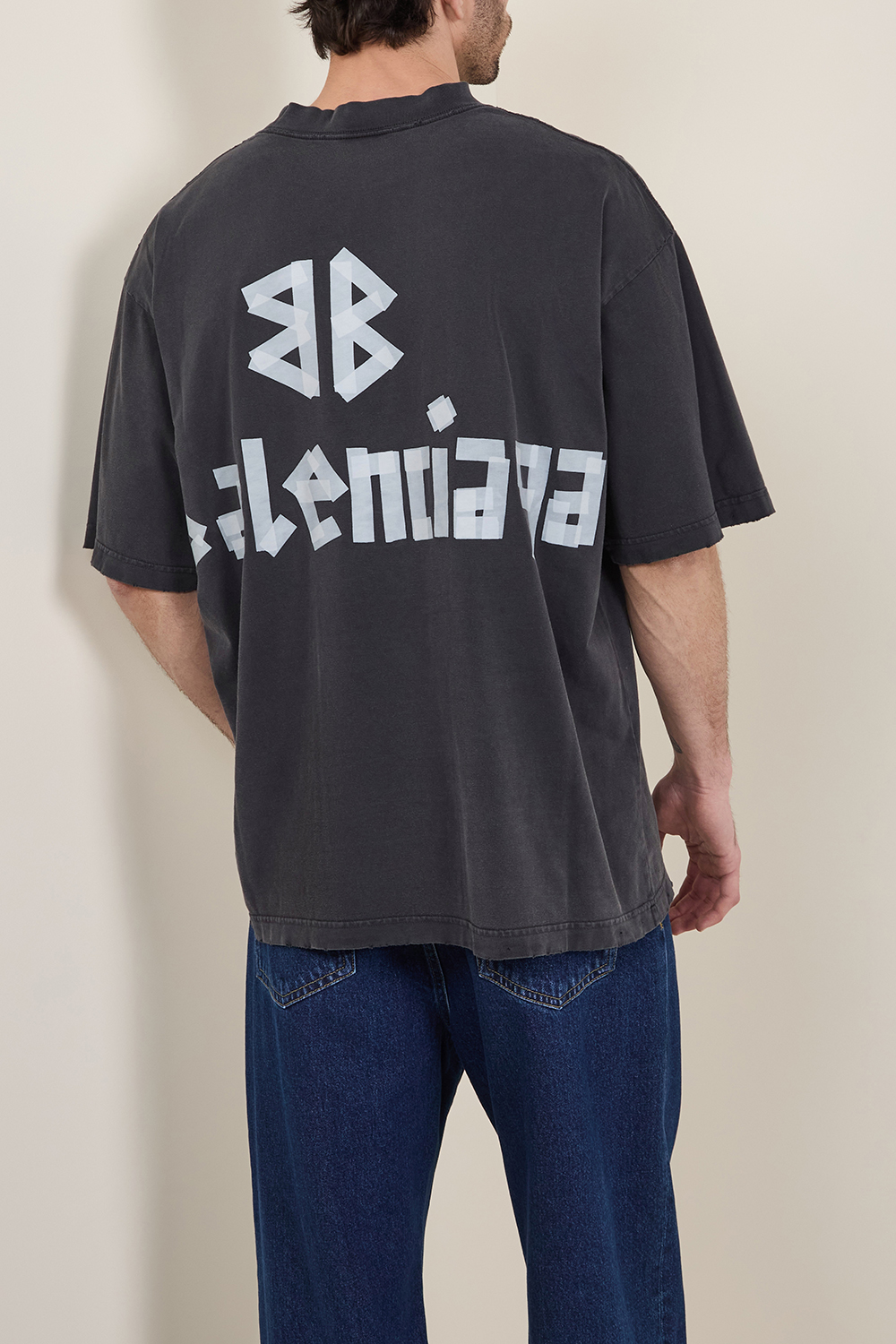 תמונת דוגמן אחורית של חולצת טי BALENCIAGA