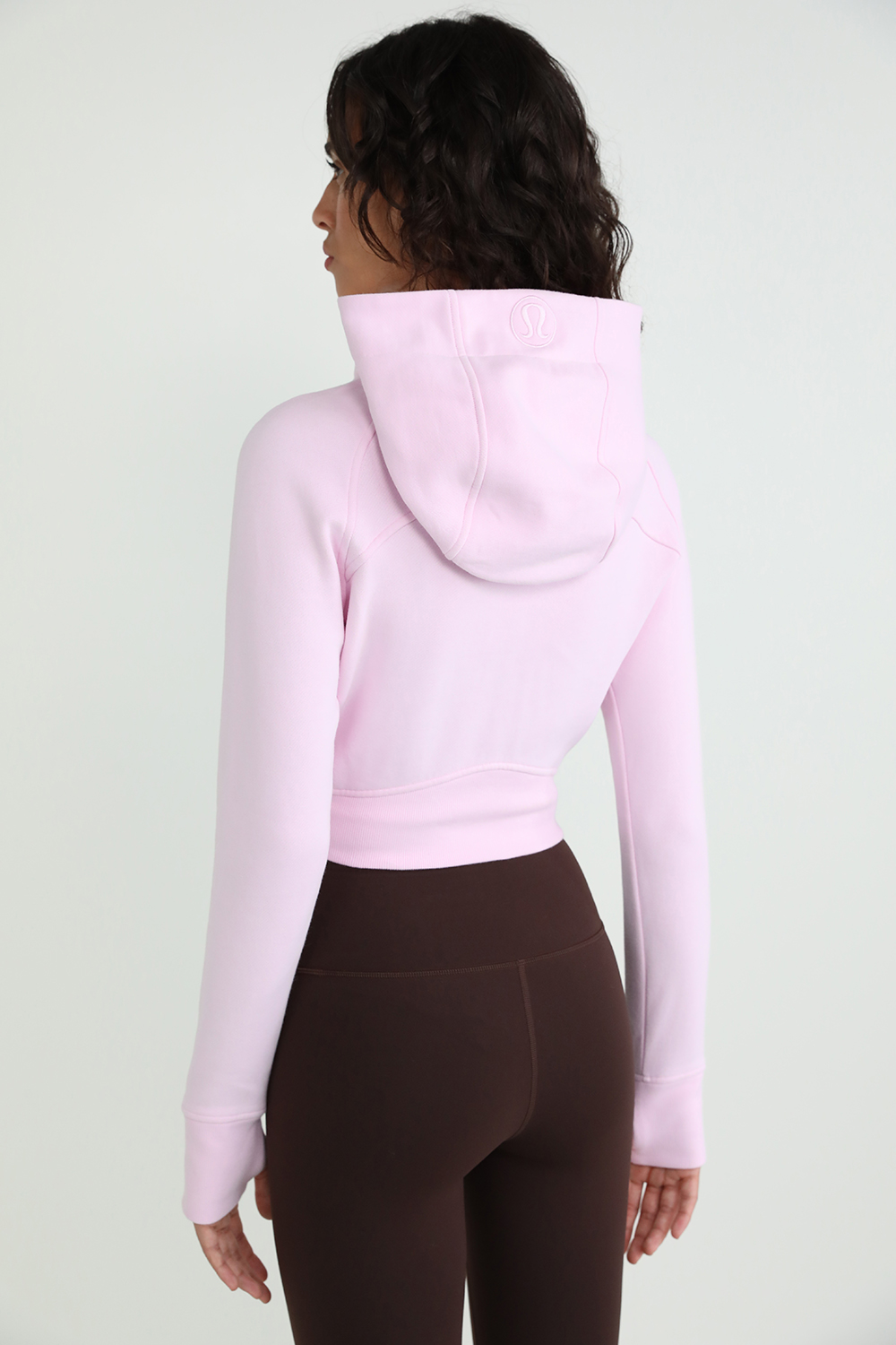 תמונת דוגמן אחורית של Scuba Full-Zip Cropped Hoodie