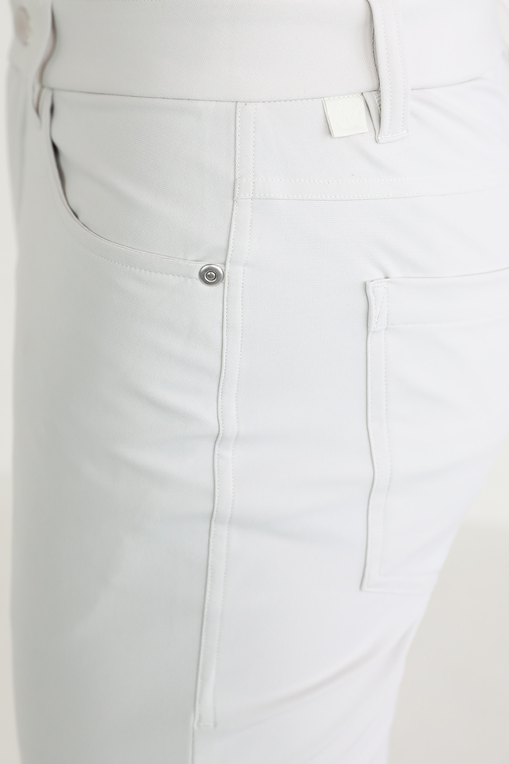 תמונת תקריב דוגמן של ABC Classic Fit Pant 32