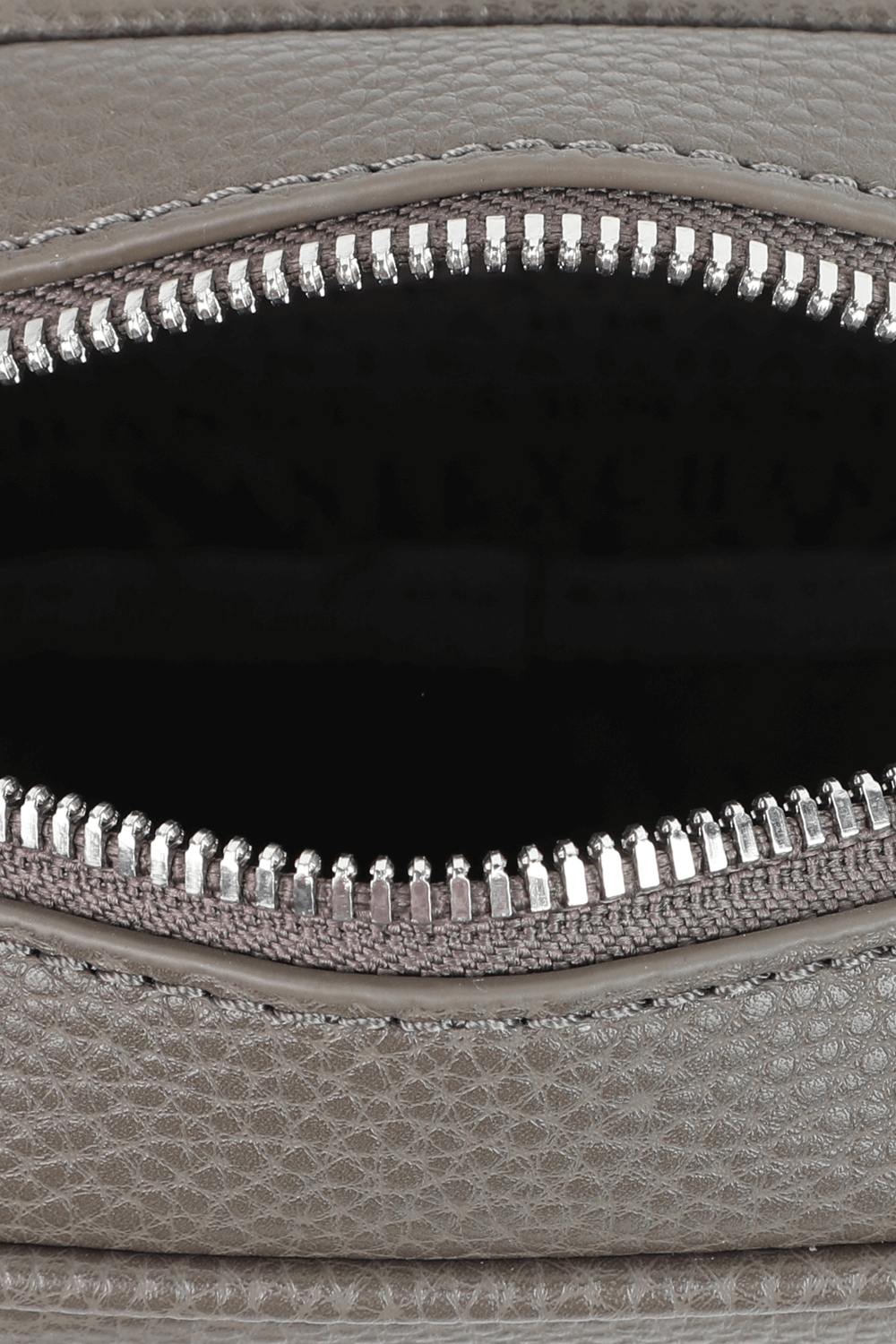תמונת פנים של Textured Crossbody Bag in Brown