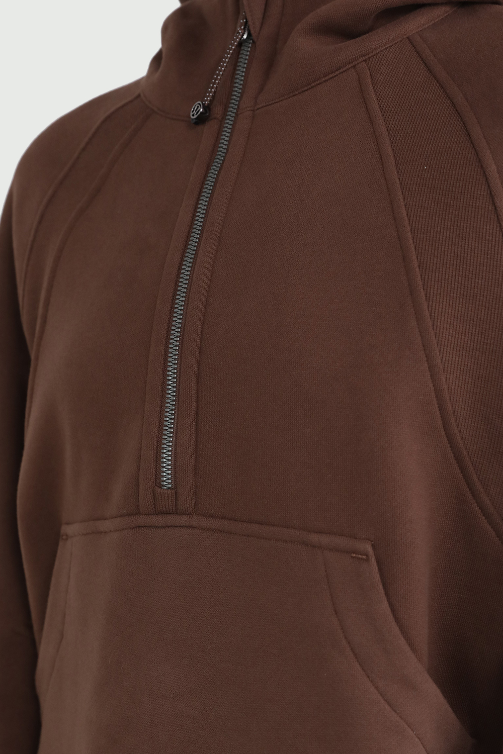 תמונת תקריב דוגמן של Scuba Oversized Half Zip Hoodie