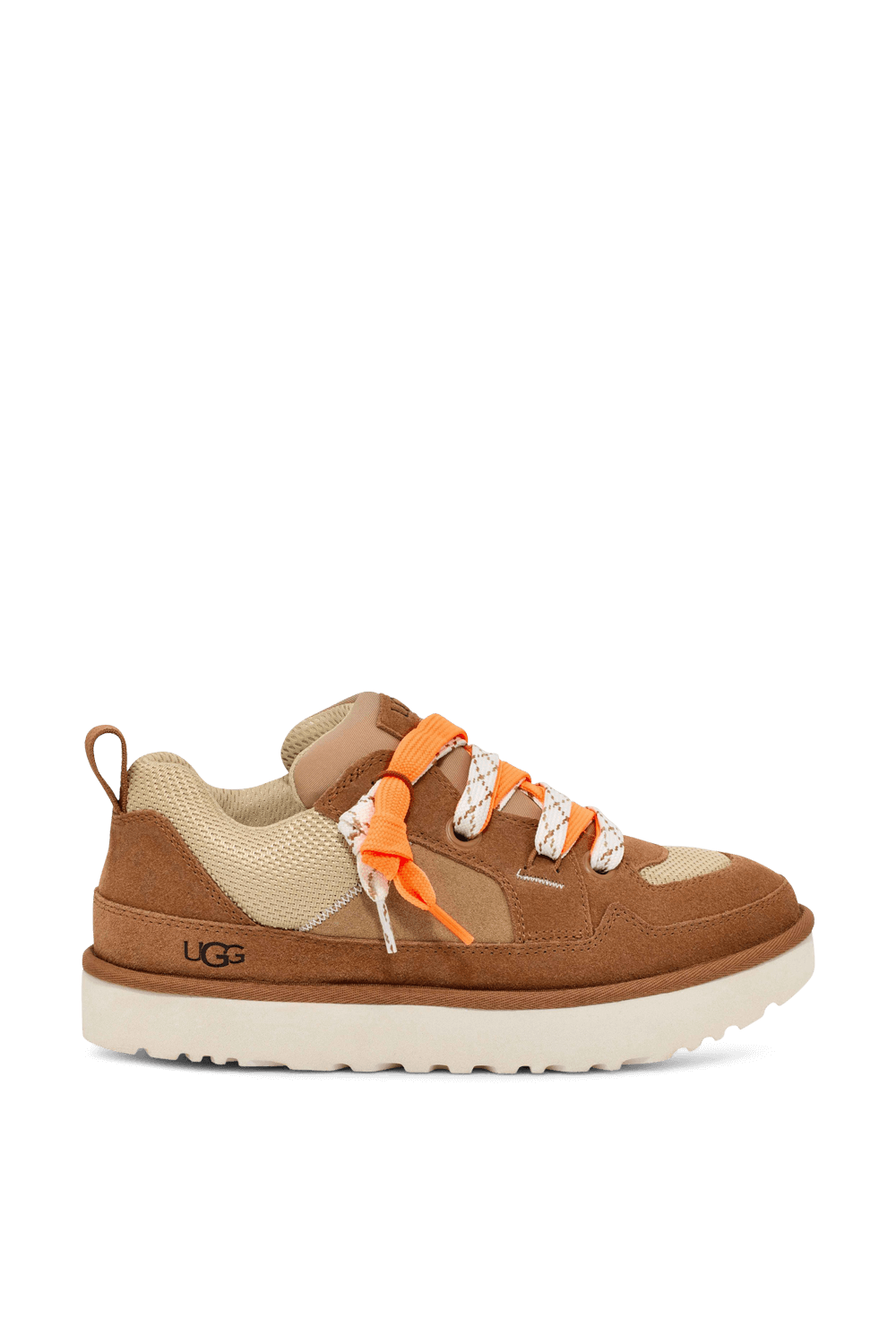 תמונה קידמית של נעלי סניקרס לואמל UGG