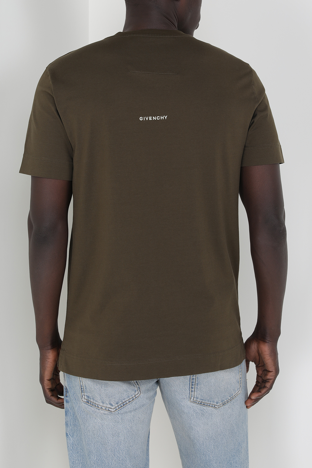 תמונת דוגמן אחורית של חולצת טי GIVENCHY