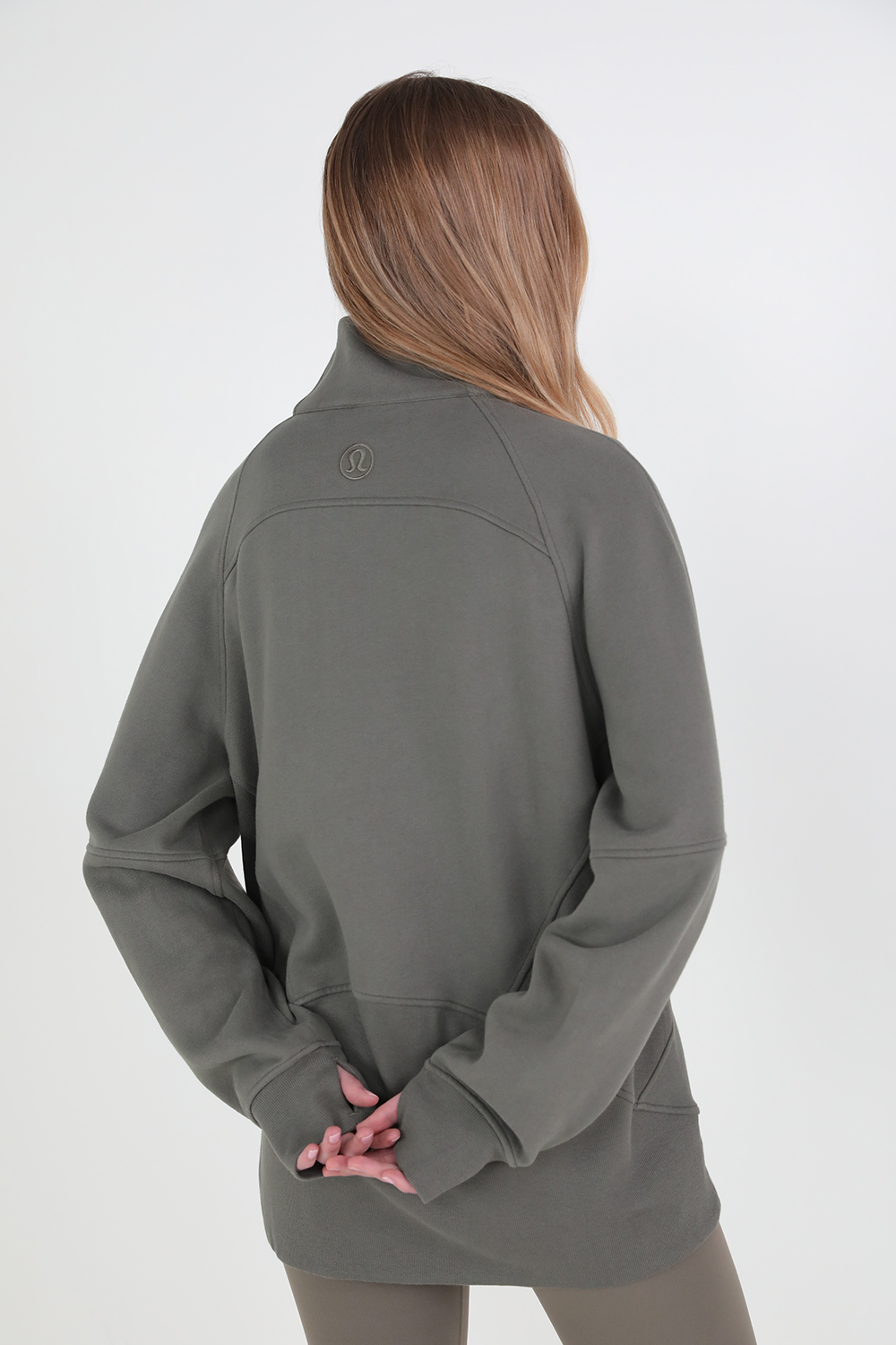 תמונת דוגמן אחורית של Scuba Oversized Funnel-Neck Full Zip LULULEMON