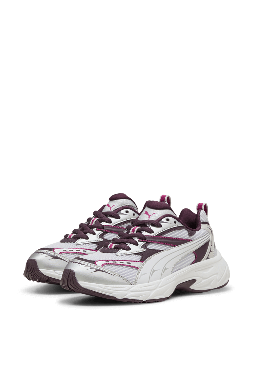 תמונת תקריב של נעלי סניקרס מורפיק אתלטיק PUMA