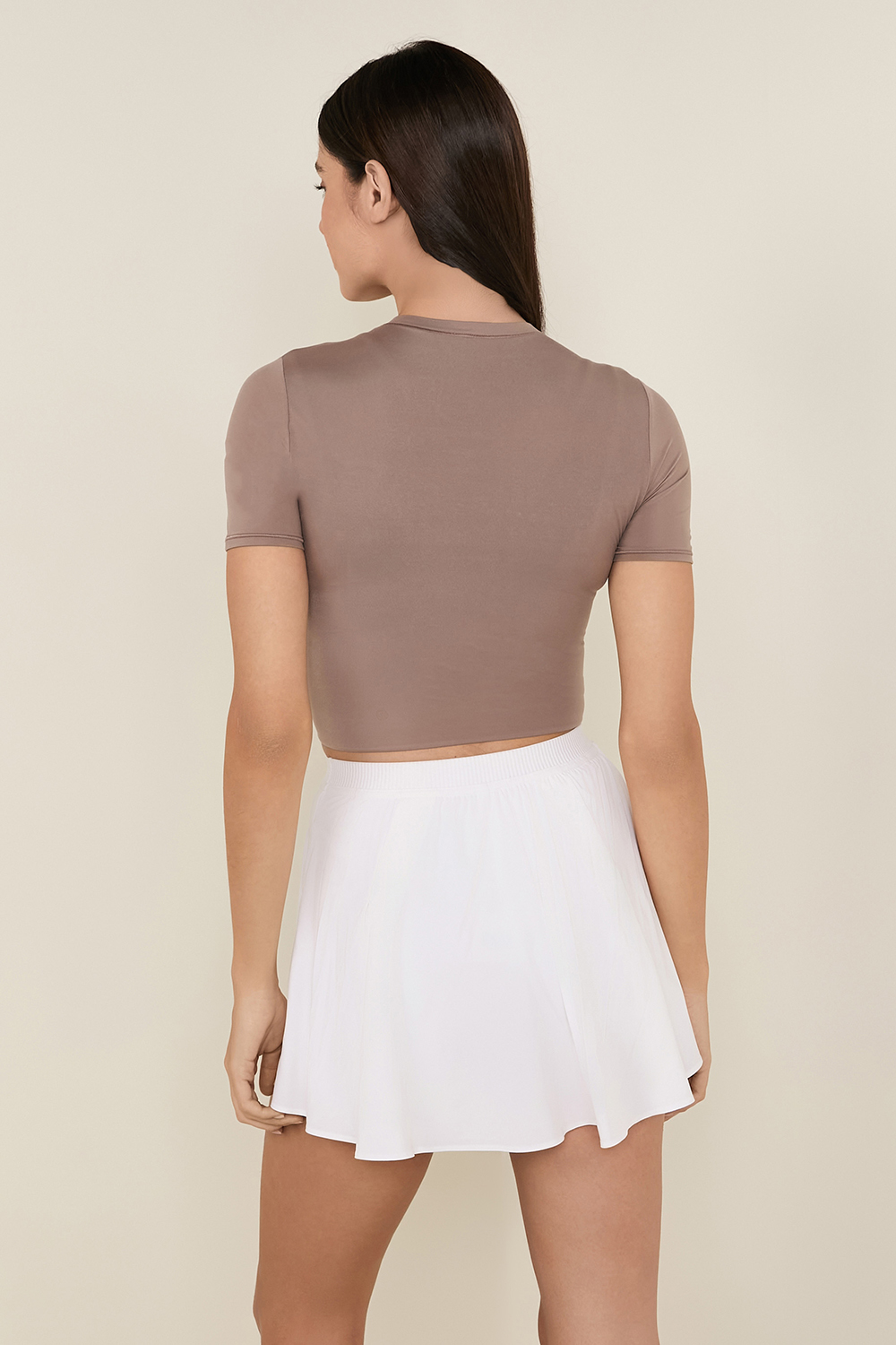 תמונת דוגמן אחורית של Nulu Crewneck Cropped T-Shirt LULULEMON