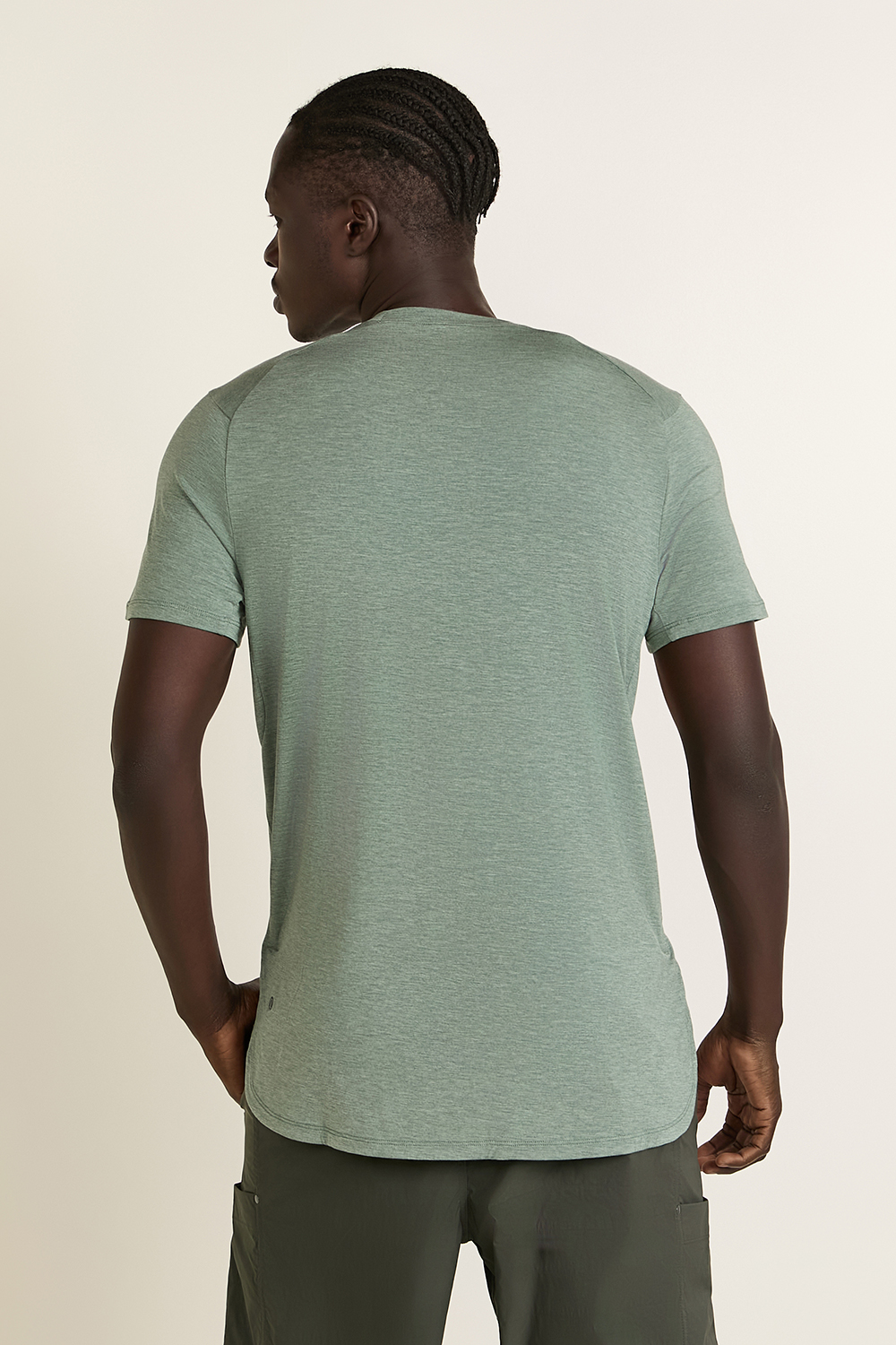 תמונת דוגמן אחורית של Balancer Short Sleeve LULULEMON