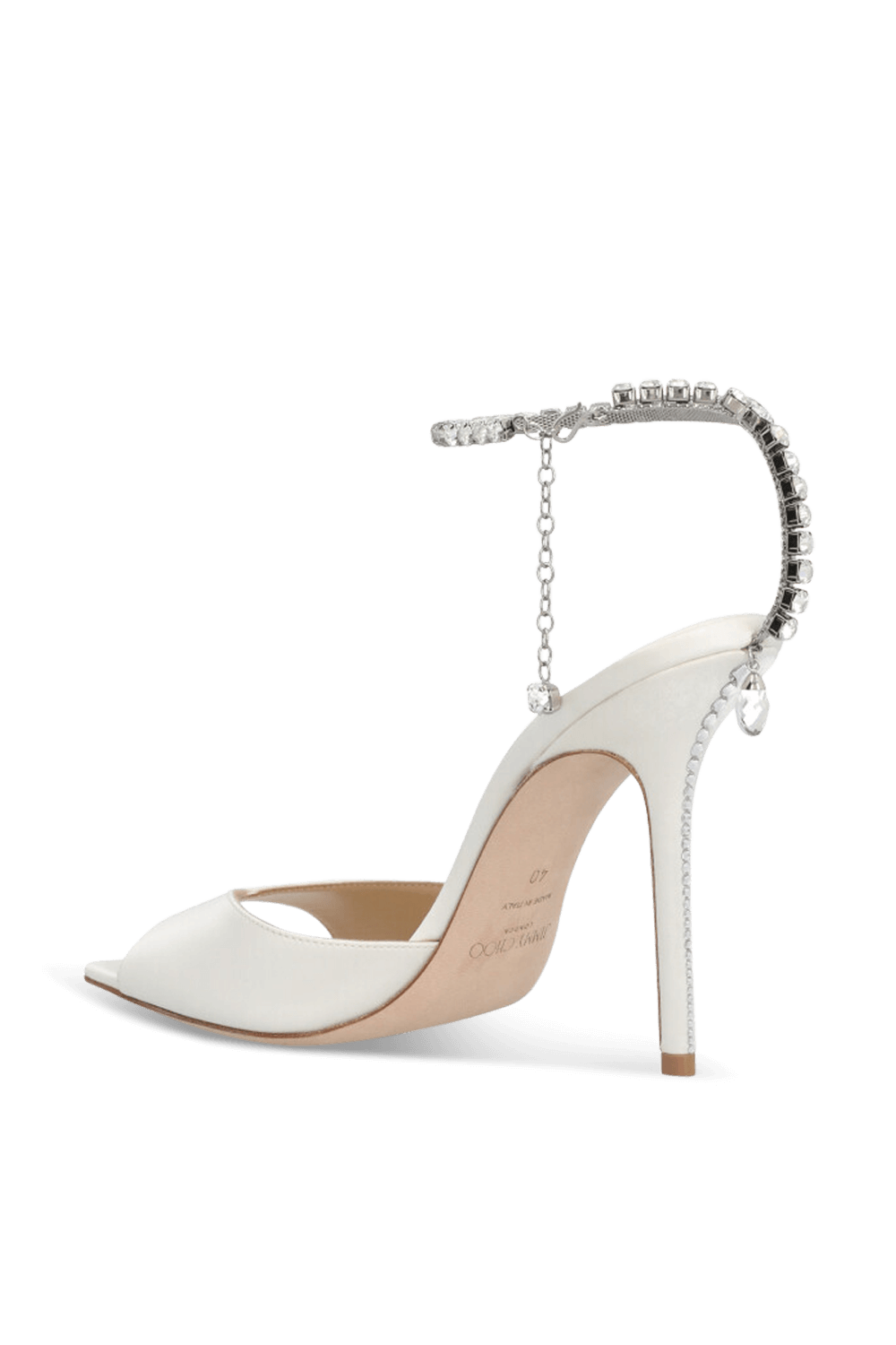 תמונת תקריב של נעלי עקב קריסטלים JIMMY CHOO
