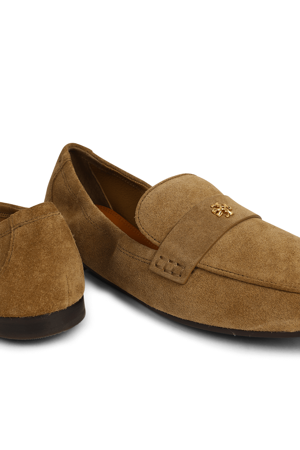תמונת תקריב של נעלי מוקסינים TORY BURCH