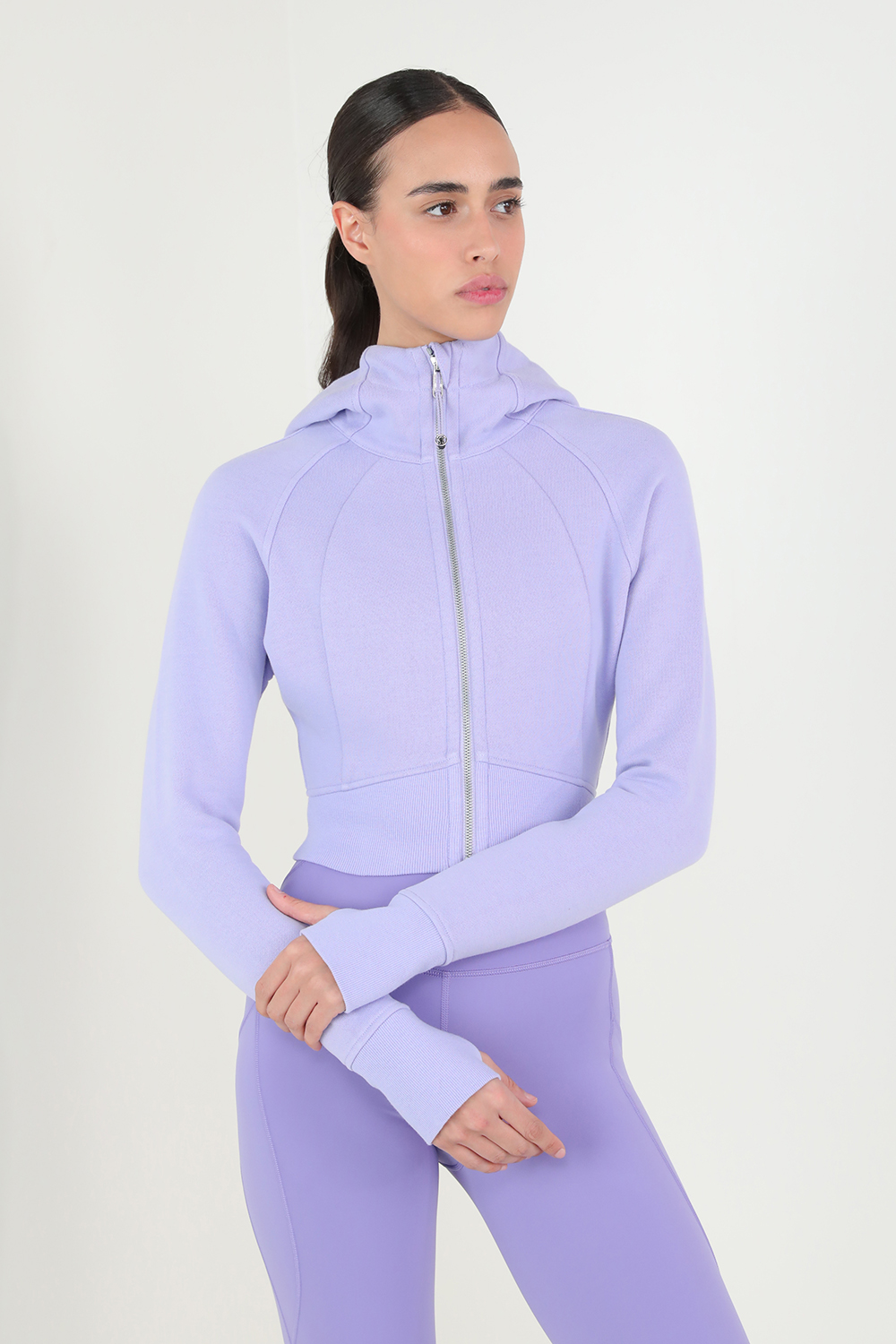 תמונת דוגמן קידמית של Scuba Full-Zip Cropped Hoodie