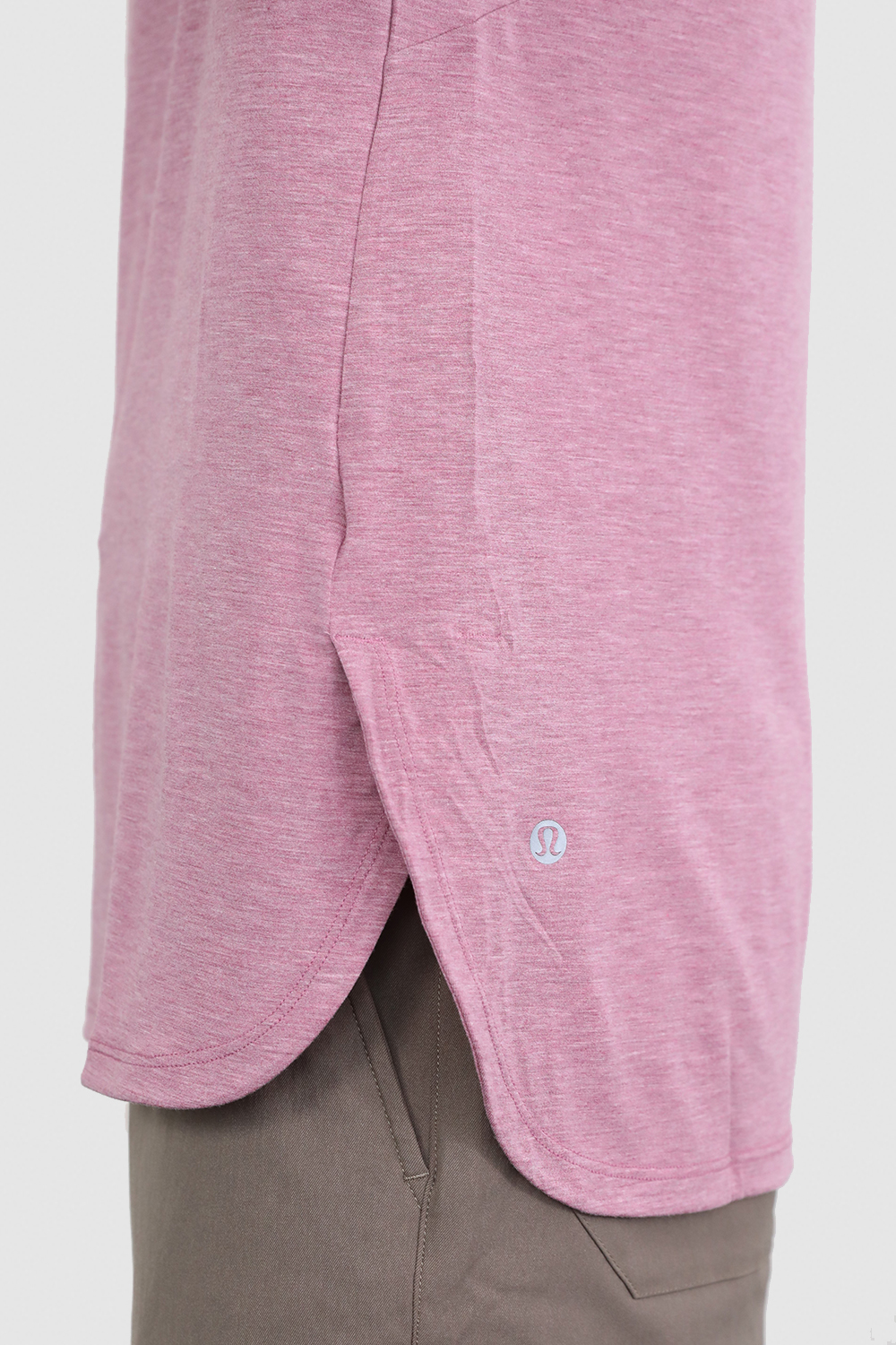 תמונת תקריב דוגמן של Balancer Short-Sleeve Shirt