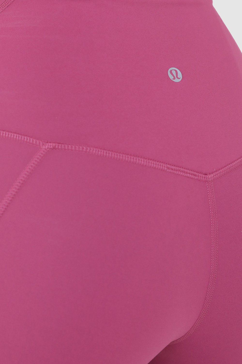 תמונת תקריב דוגמן של Align High-Rise Crop 23" *Pockets LULULEMON