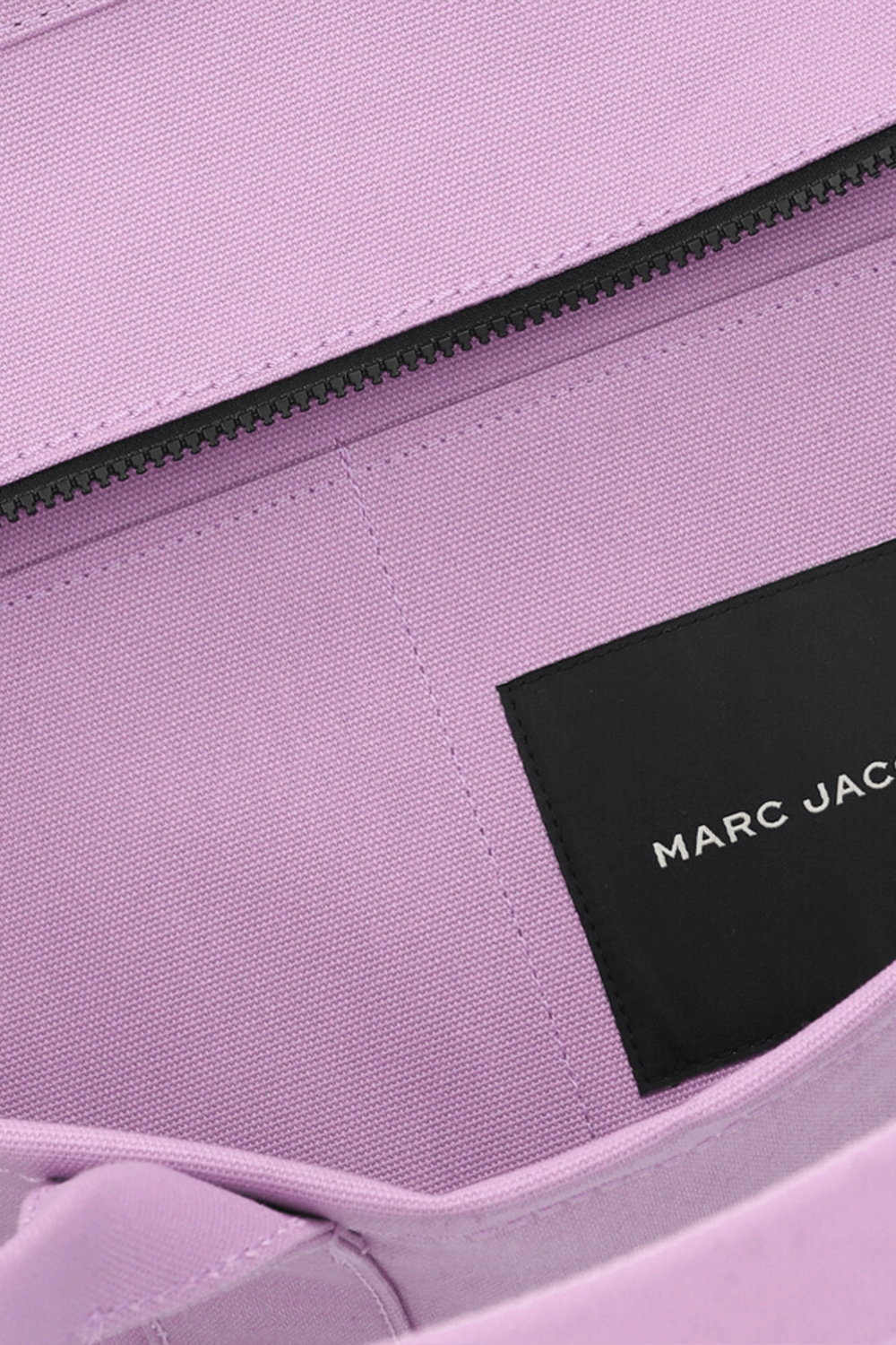 תמונת פנים של תיק טוט לארג' MARC JACOBS