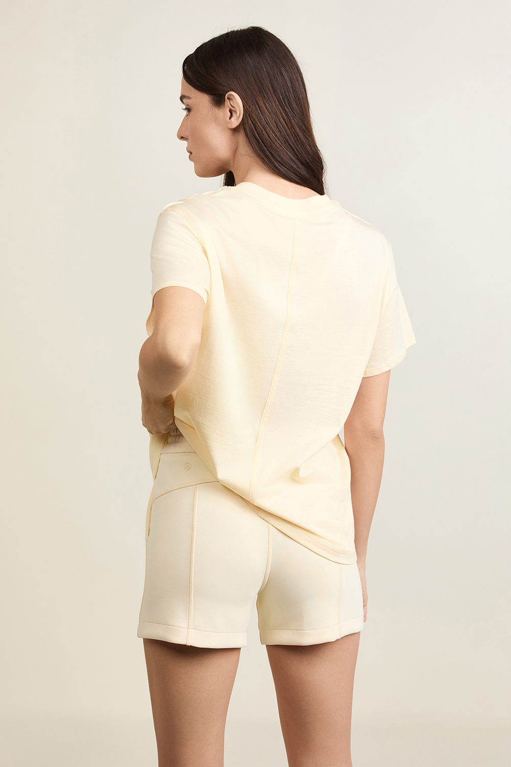 תמונת דוגמן אחורית של Classic-Fit Cotton-Blend Tee LULULEMON