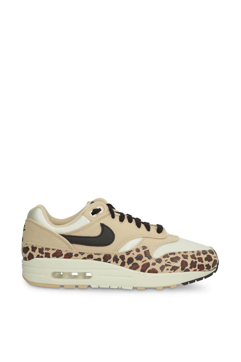 תמונה קידמית של נעלי סניקרס NIKE