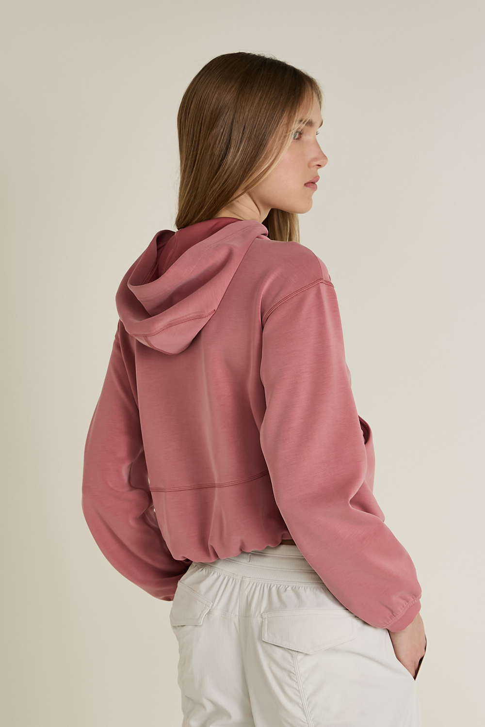 תמונת דוגמן אחורית של Softstreme Full-Zip Hoodie LULULEMON