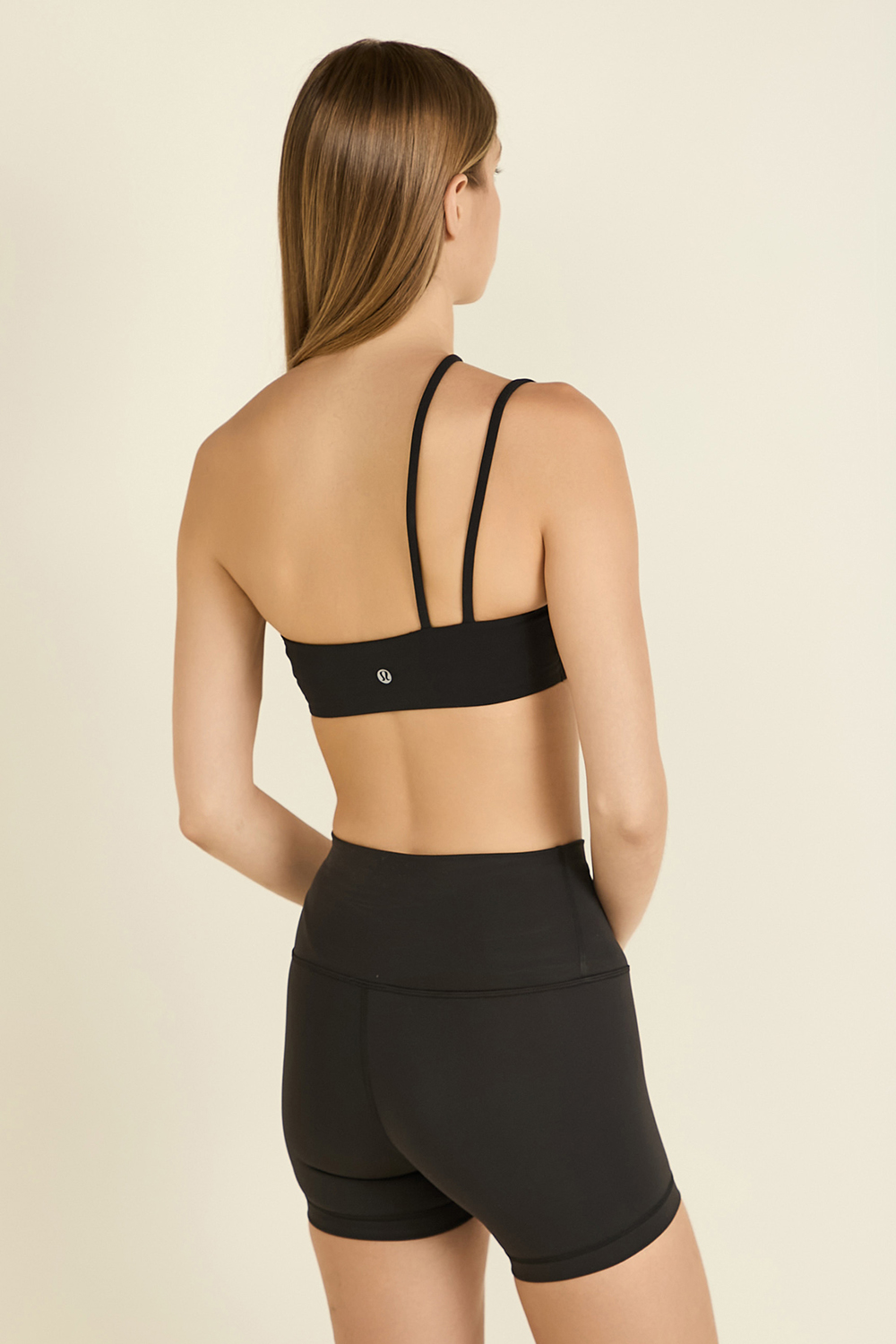 תמונת דוגמן אחורית של Nulu™ Strappy One-Shouler Bra LULULEMON