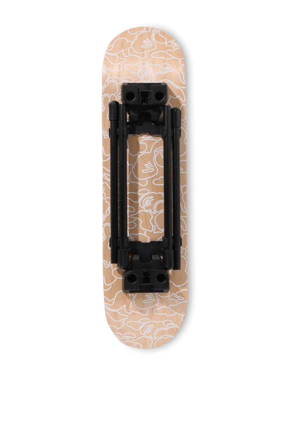 תמונת תקריב של ספסל סקייטבורד BAPE