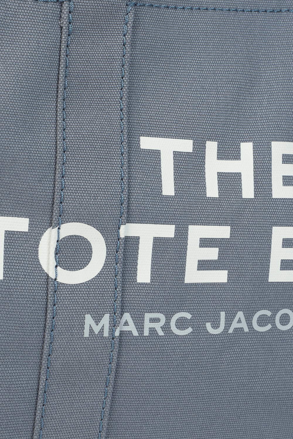 תמונת תקריב של תיק טוט מדיום MARC JACOBS