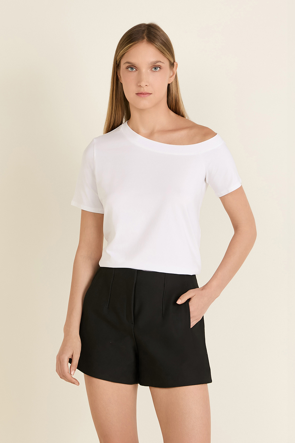 תמונת דוגמן קידמית של Off-The-Shoulder Cotton T-Shirt LULULEMON