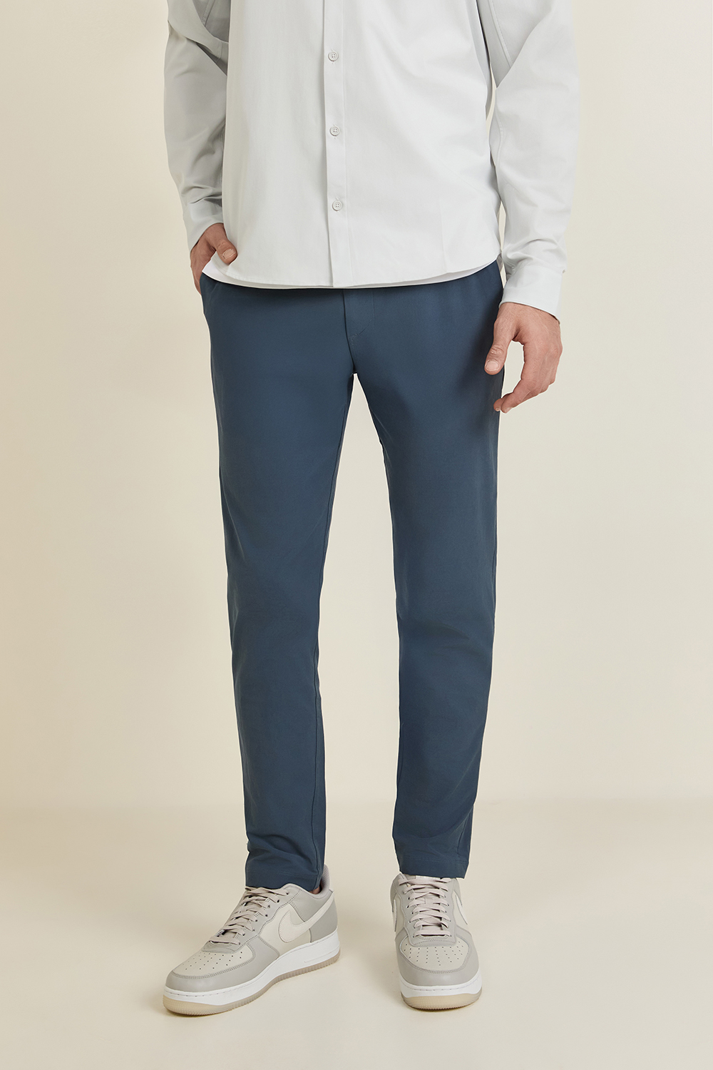 תמונת דוגמן קידמית של ABC Slim-Fit Trouser 32''L *VersaTwill LULULEMON