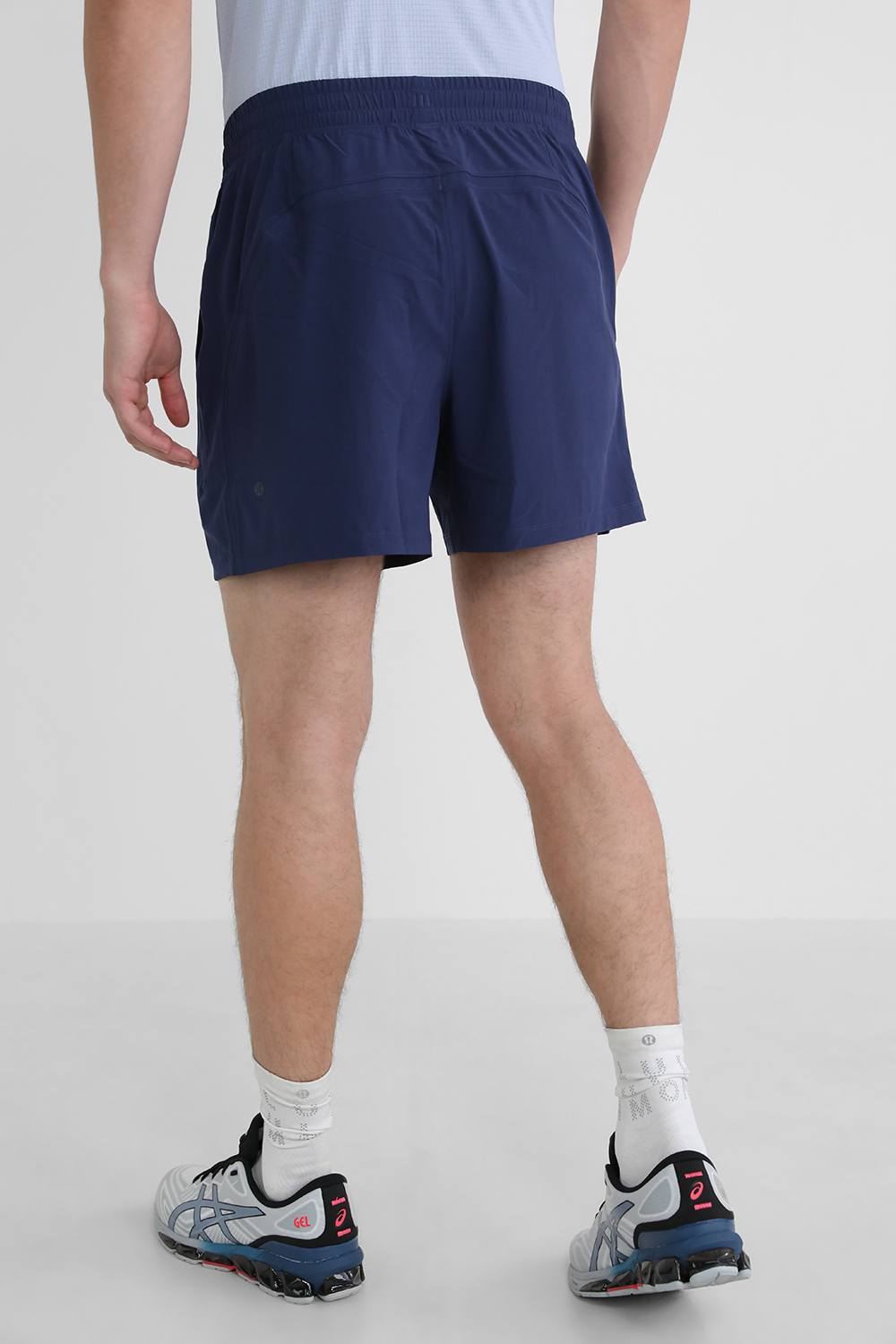תמונת דוגמן אחורית של Pace Breaker Linerless Short 5 LULULEMON