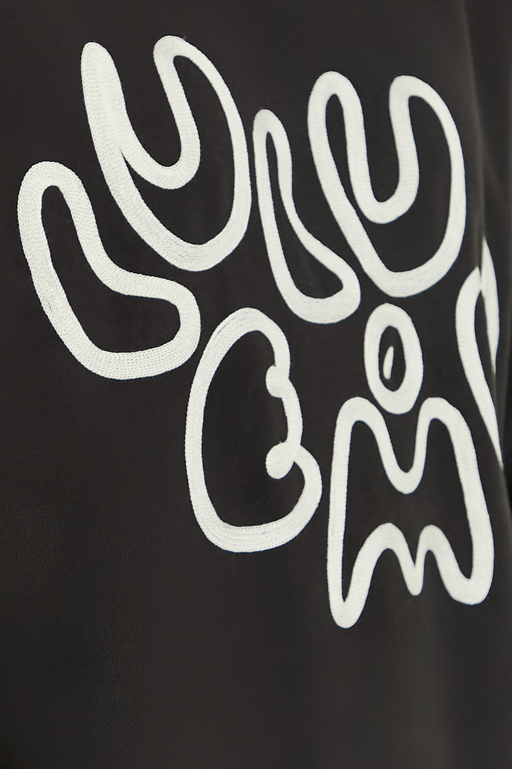 תמונת תקריב דוגמן של STEADY STATE CREW EMBROIDERED LULULEMON