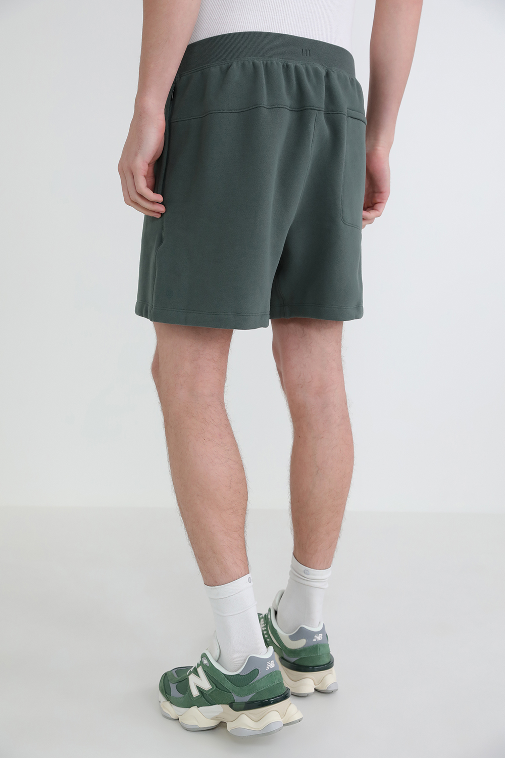 תמונת דוגמן אחורית של Steady State Short 5