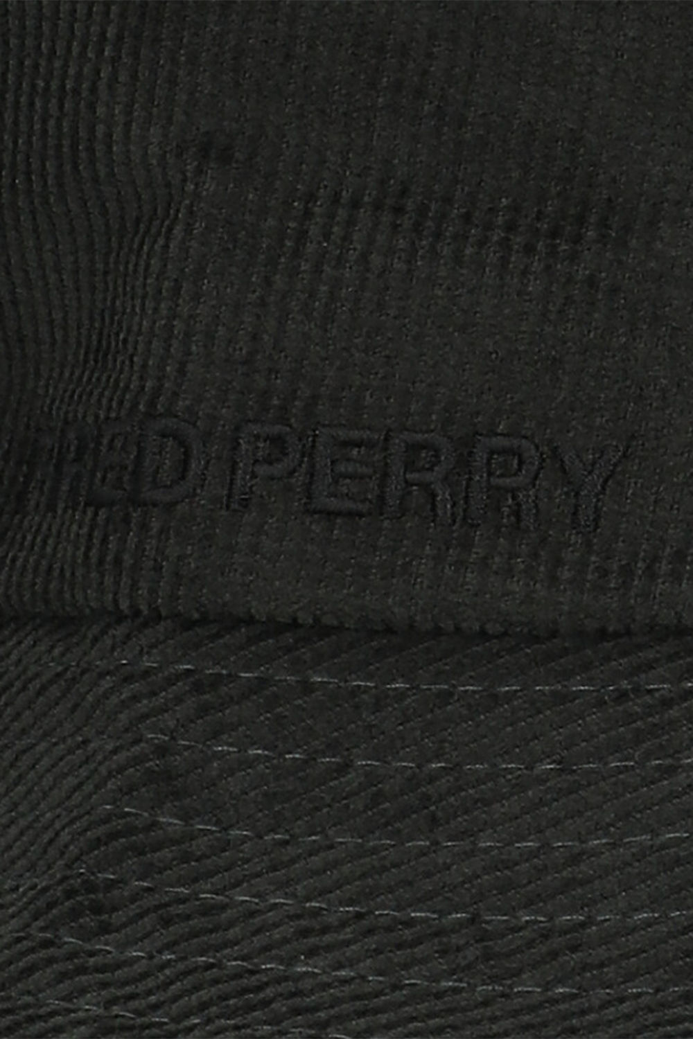 תמונת תקריב של כובע באקט FRED PERRY