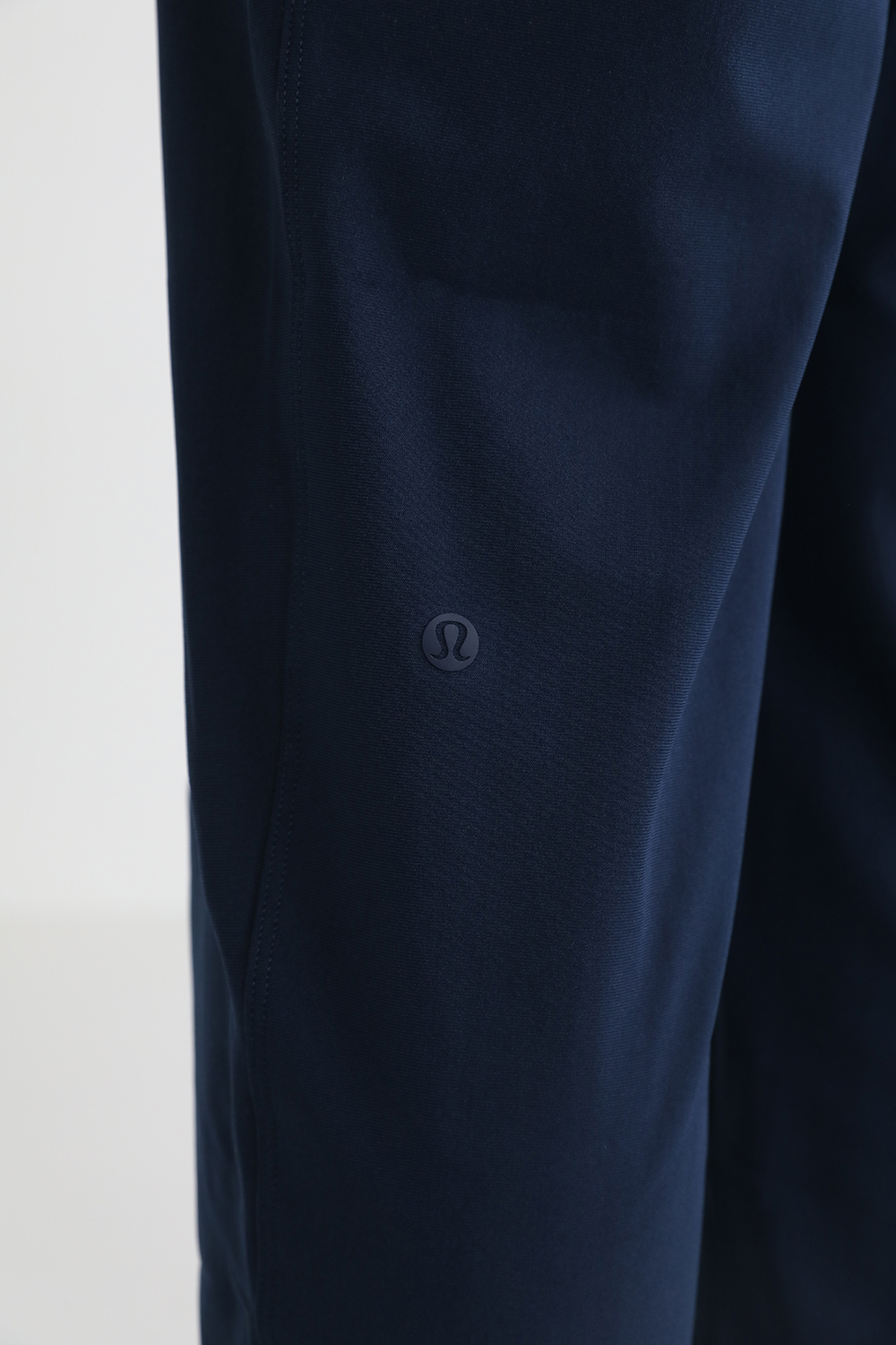 תמונת תקריב דוגמן של ABC Jogger