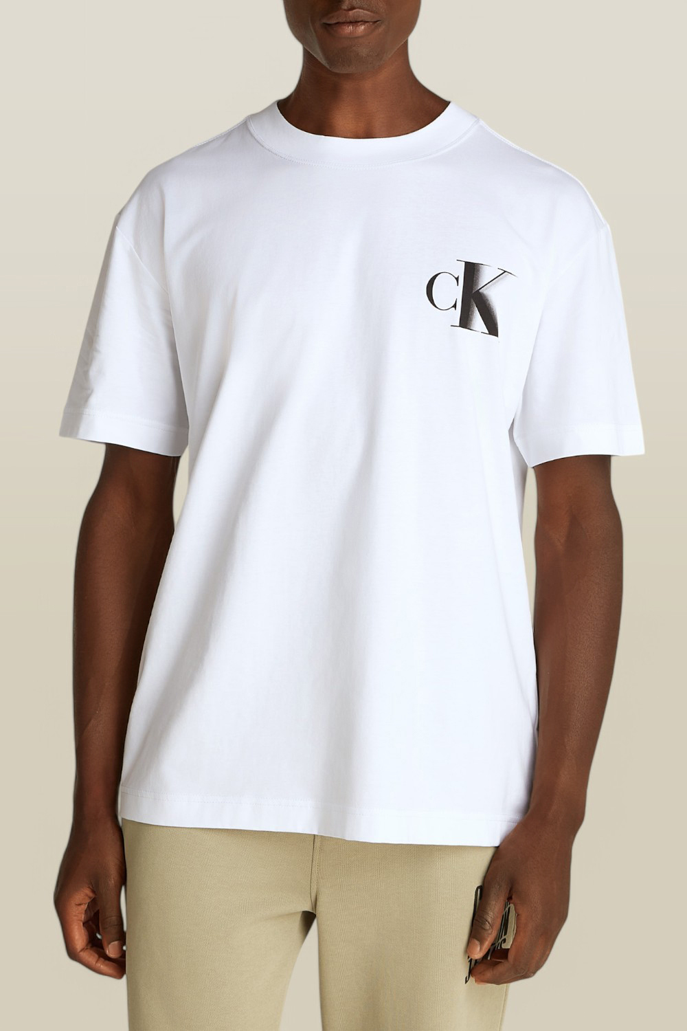 תמונת דוגמן קידמית של חולצת טי CALVIN KLEIN