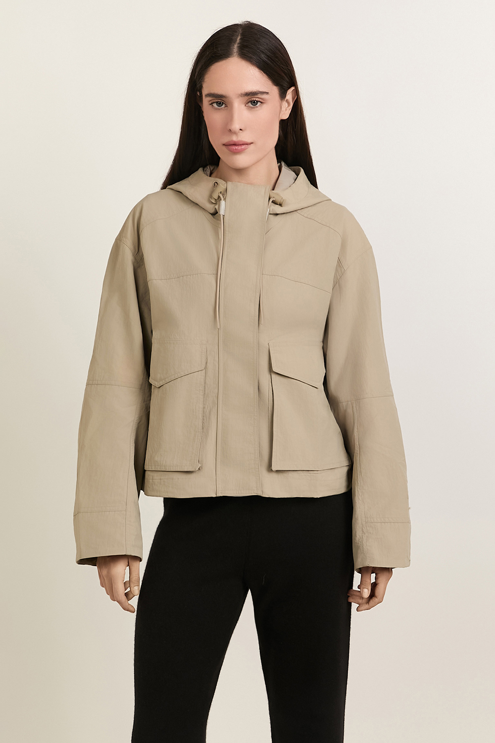 תמונת דוגמן קידמית של Hooded Utility Jacket LULULEMON