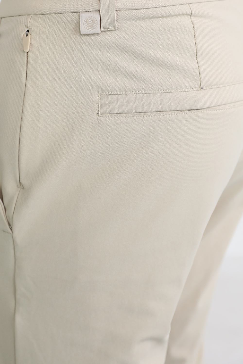 תמונת תקריב דוגמן של ABC Slim Fit Trouser 32"L