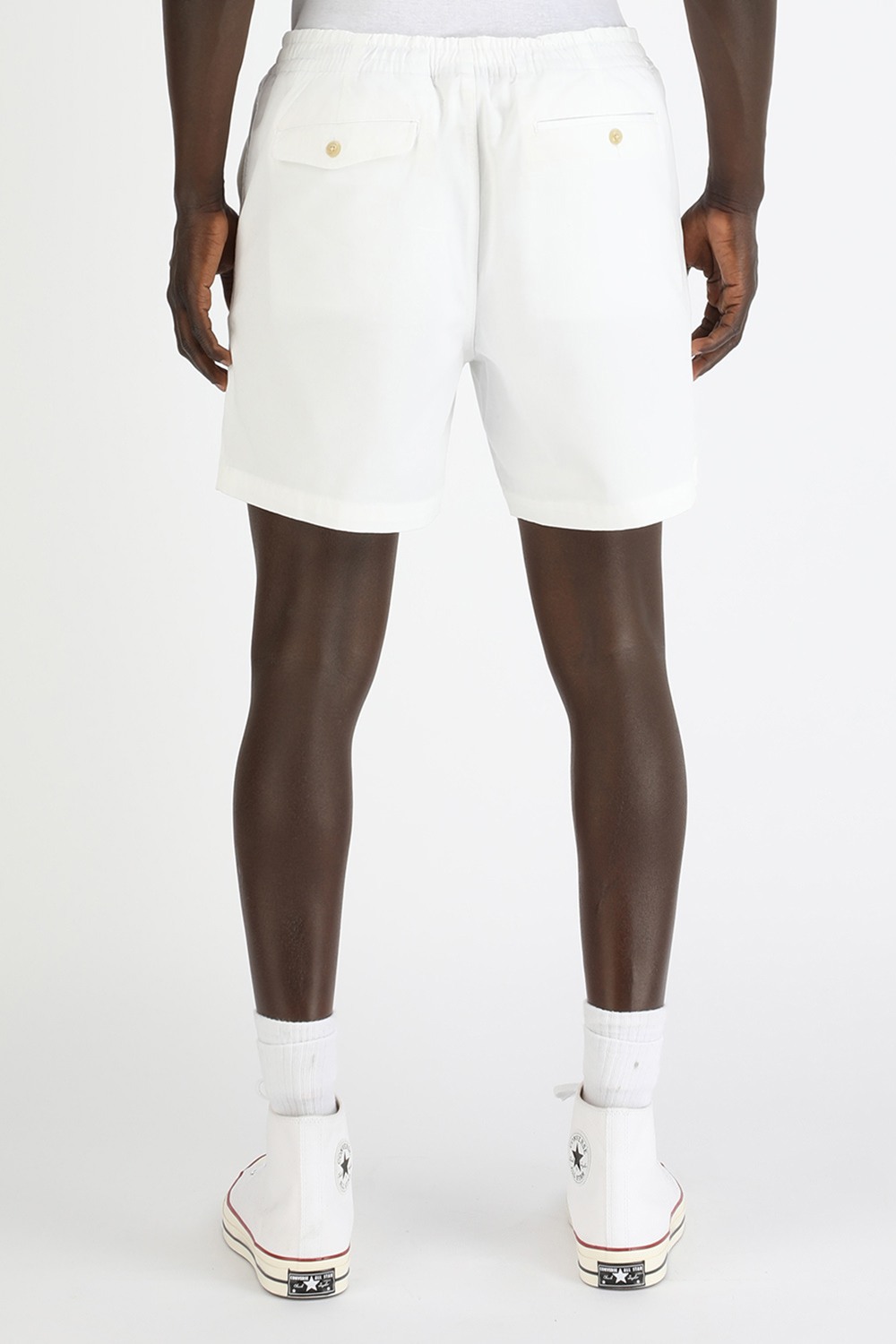 תמונת דוגמן אחורית של Cotton Flat Shorts in White