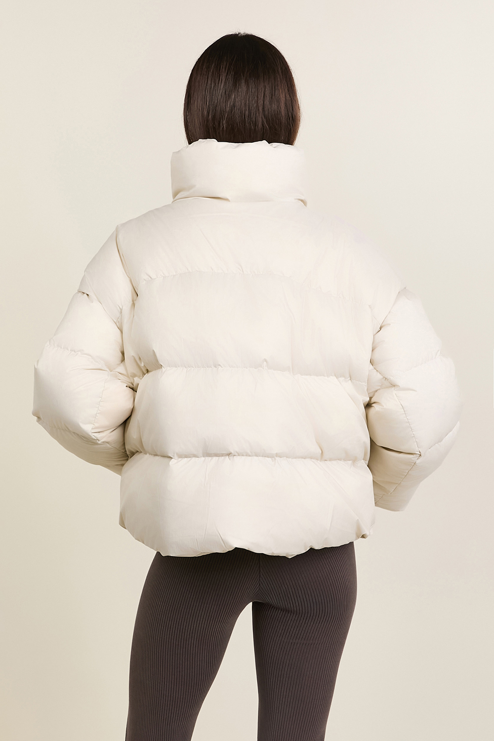 תמונת דוגמן אחורית של Transformable Down Jacket LULULEMON