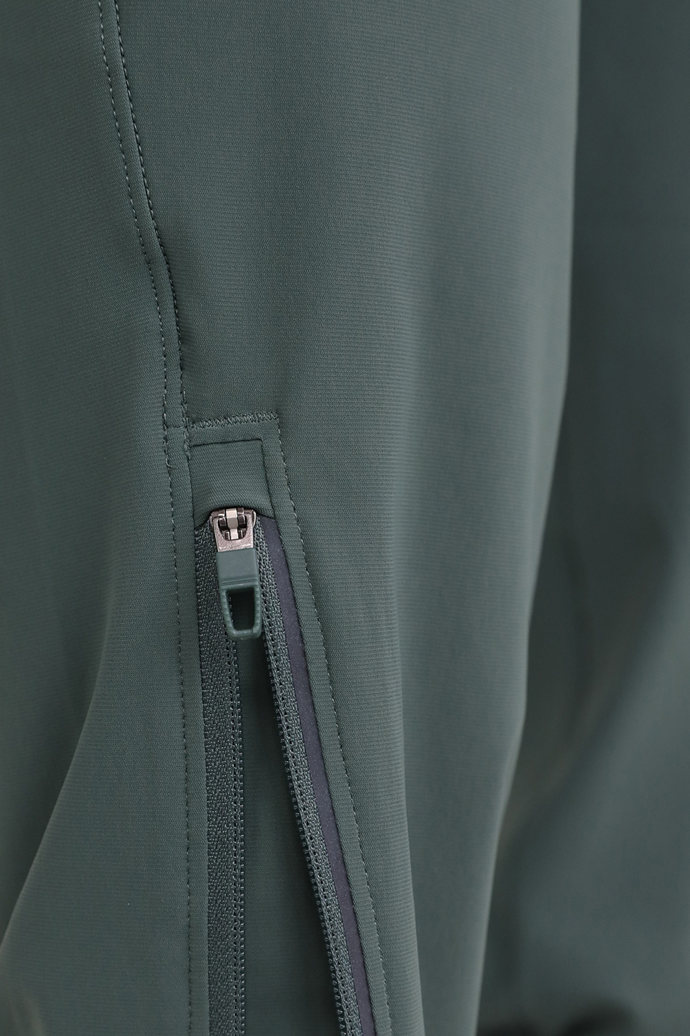 תמונת תקריב דוגמן של Surge Jogger