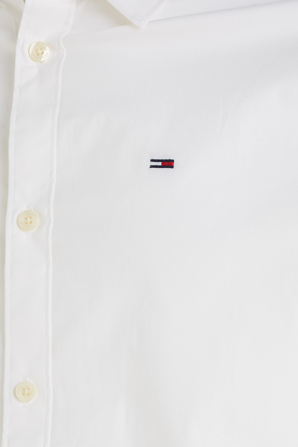 תמונת תקריב דוגמן של חולצה מכופתרת TOMMY HILFIGER