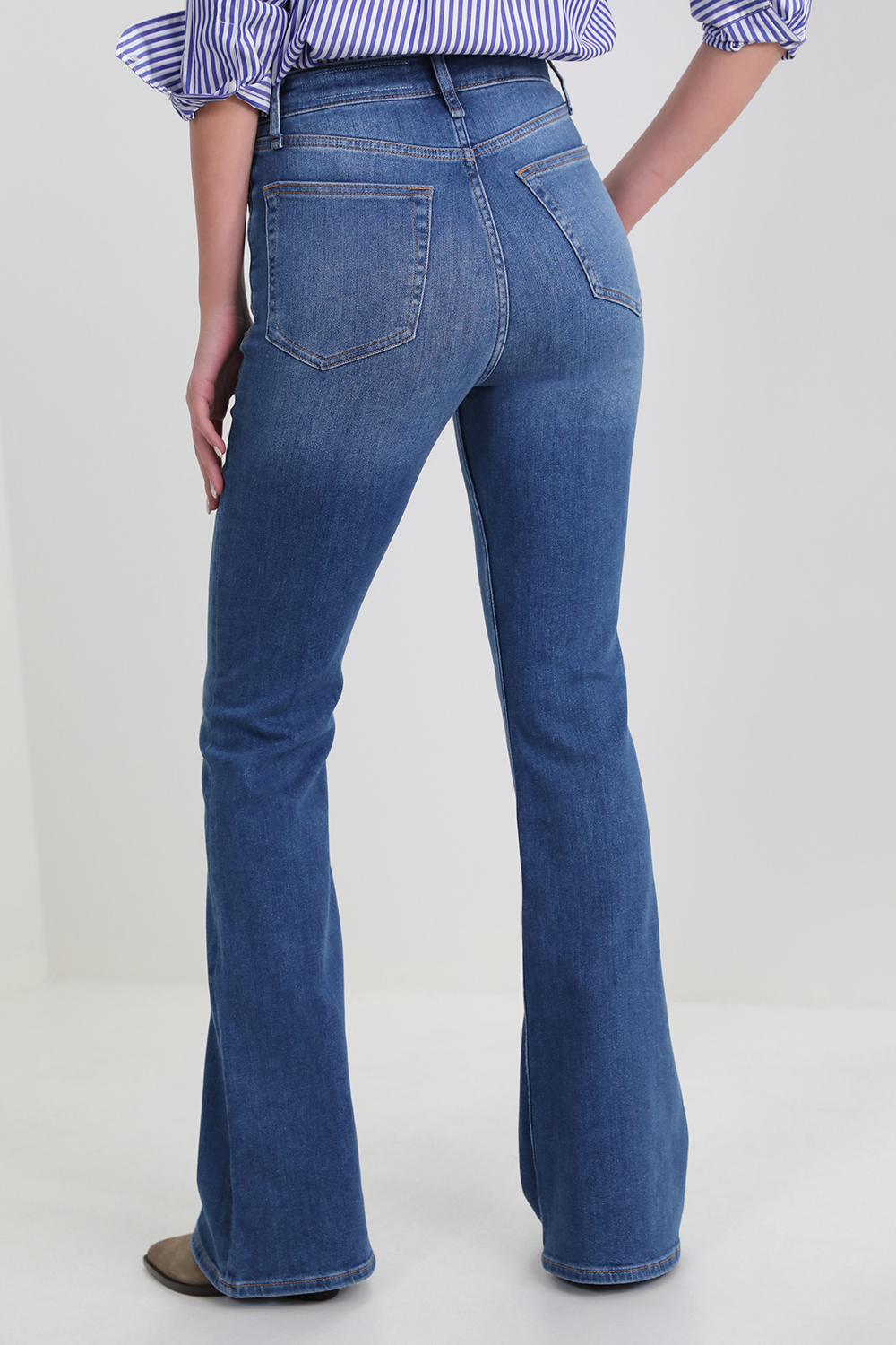 תמונת דוגמן אחורית של ג'ינס קייסי RAG & BONE